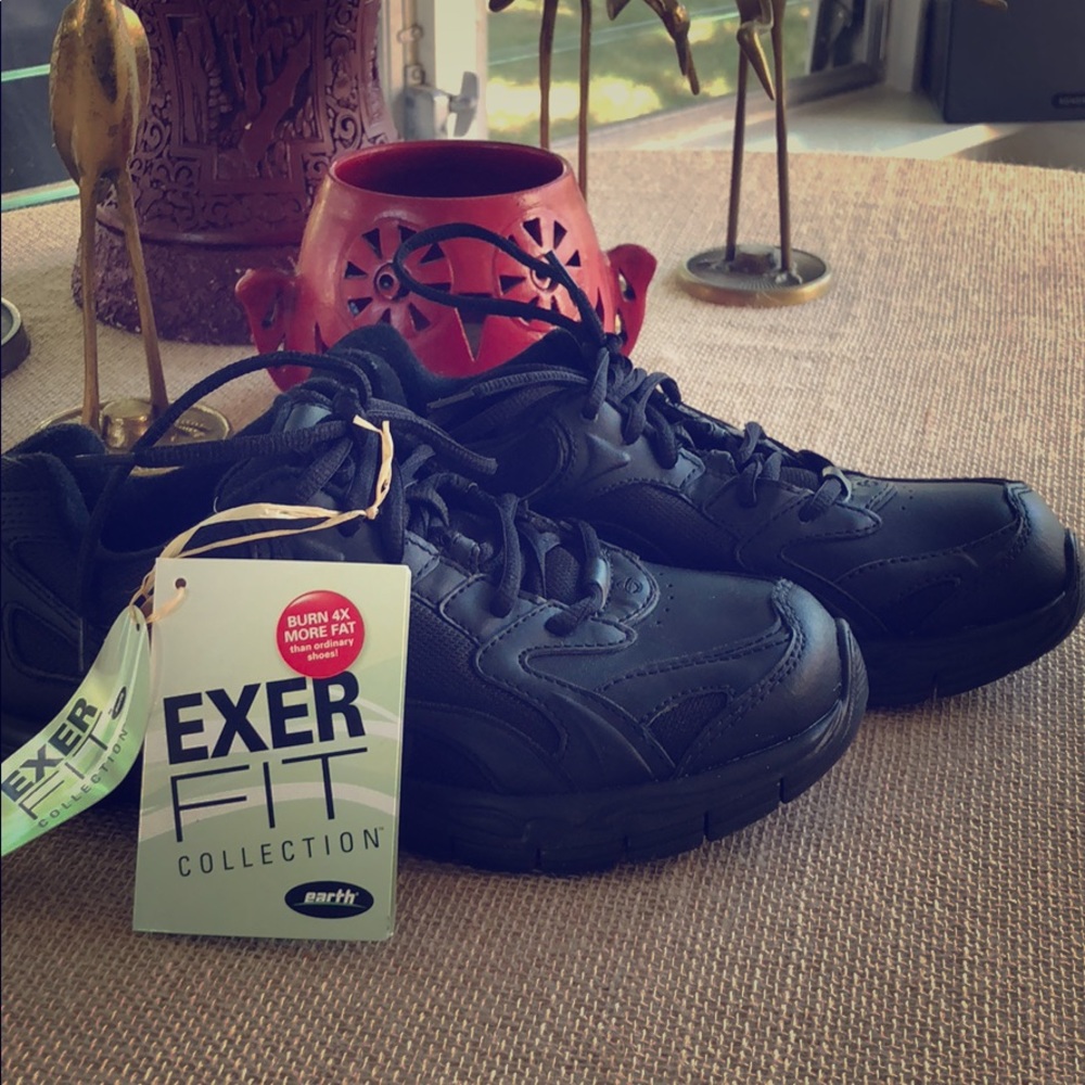 ExerFIT by earth. Black sneakers